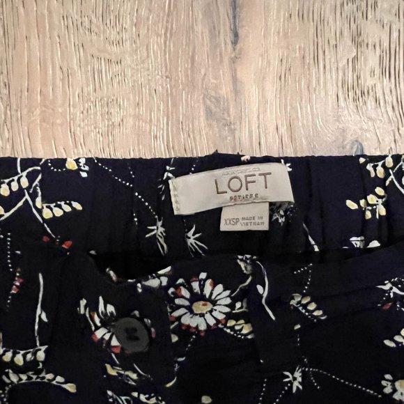 LOFT Floral Skirt - Picture 2 of 3
